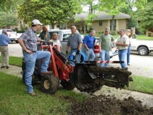 San Carlos sprinkler repair team at work